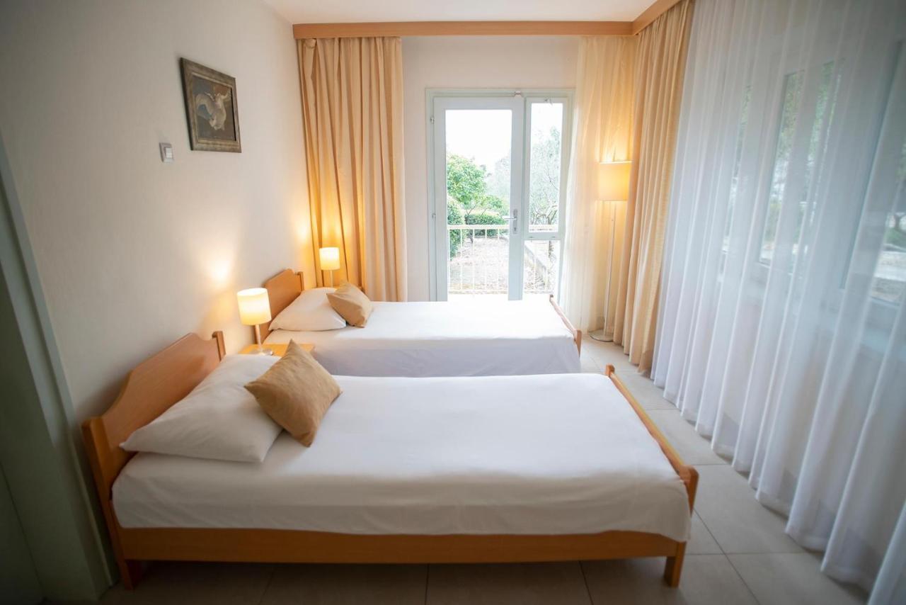 Aminess Vival Casa Velaris Hotel Supetar Bagian luar foto