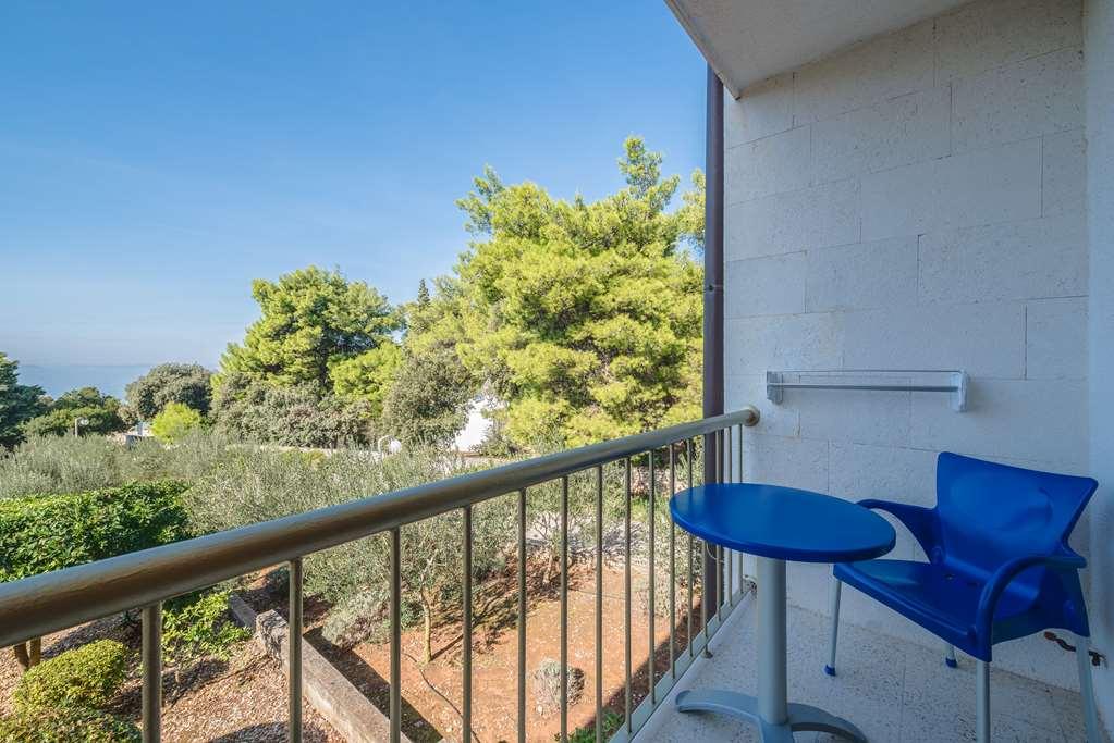 Aminess Vival Casa Velaris Hotel Supetar Ruang foto