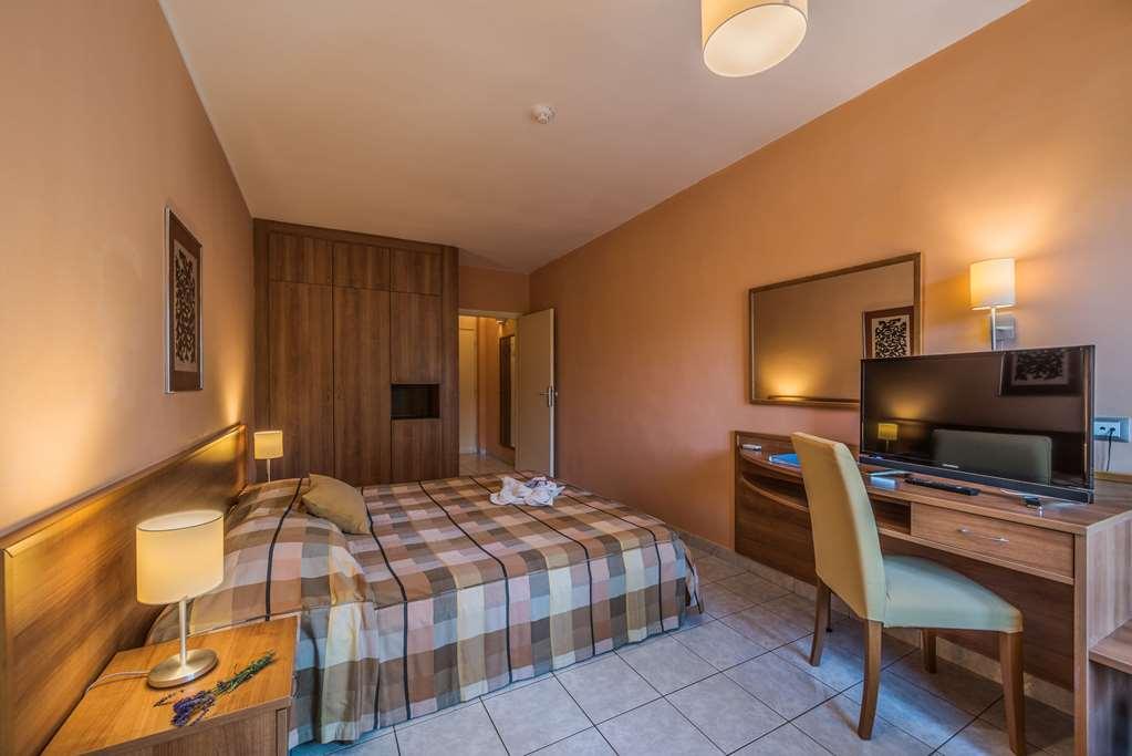 Aminess Vival Casa Velaris Hotel Supetar Ruang foto