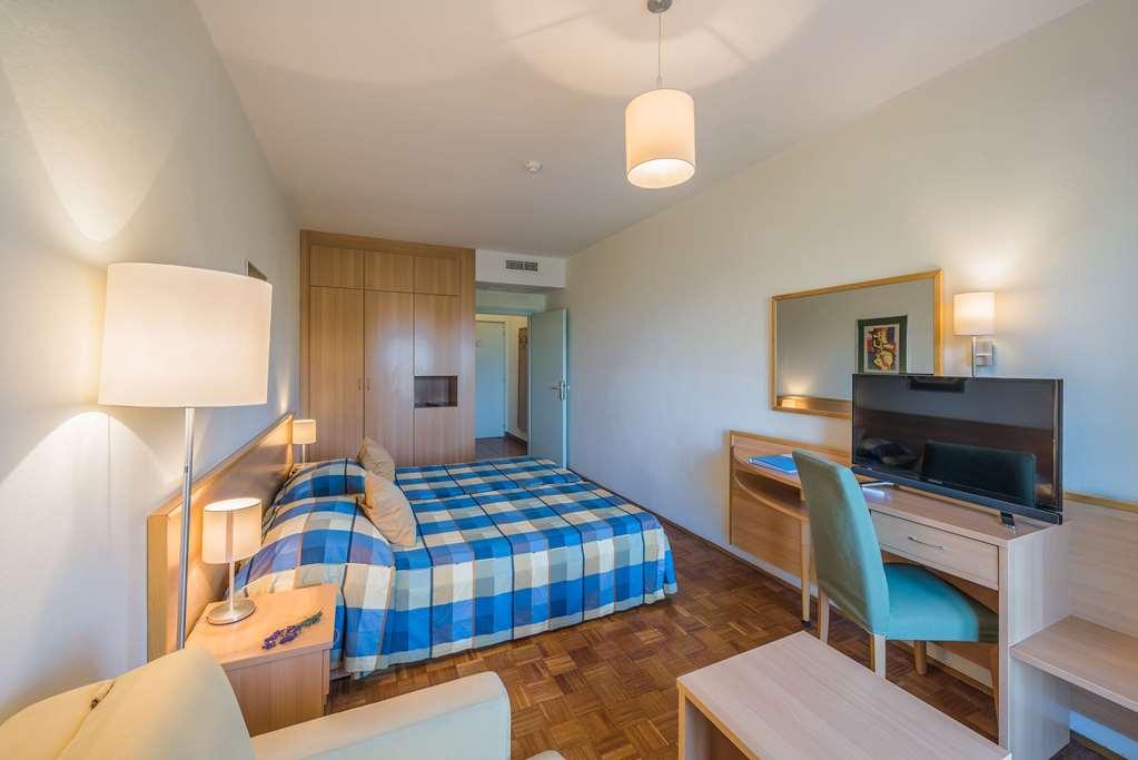 Aminess Vival Casa Velaris Hotel Supetar Ruang foto