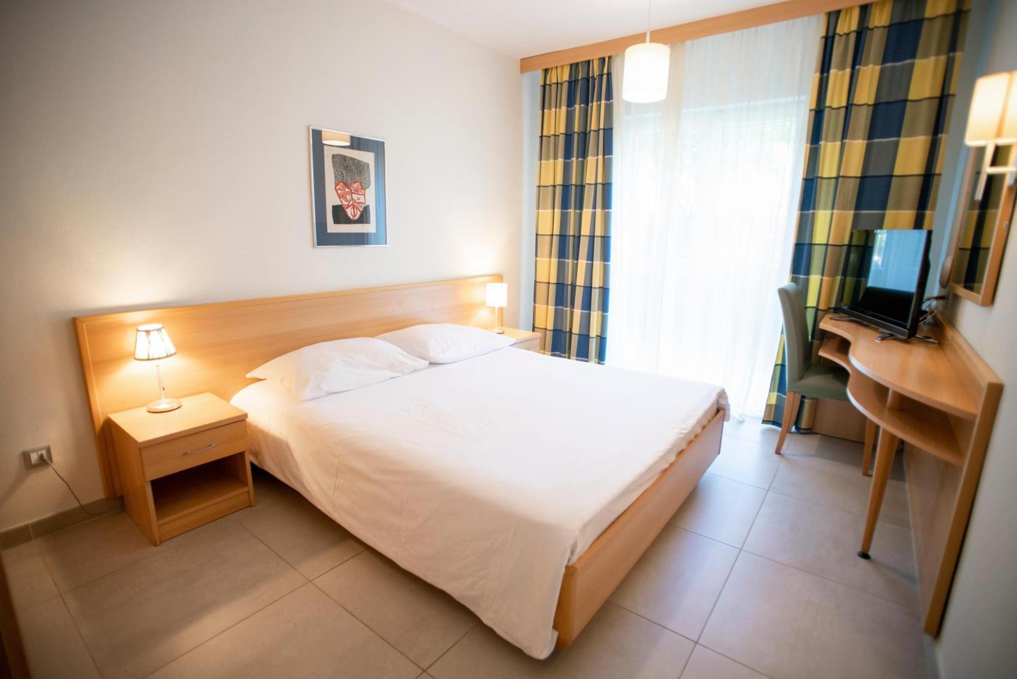 Aminess Vival Casa Velaris Hotel Supetar Bagian luar foto