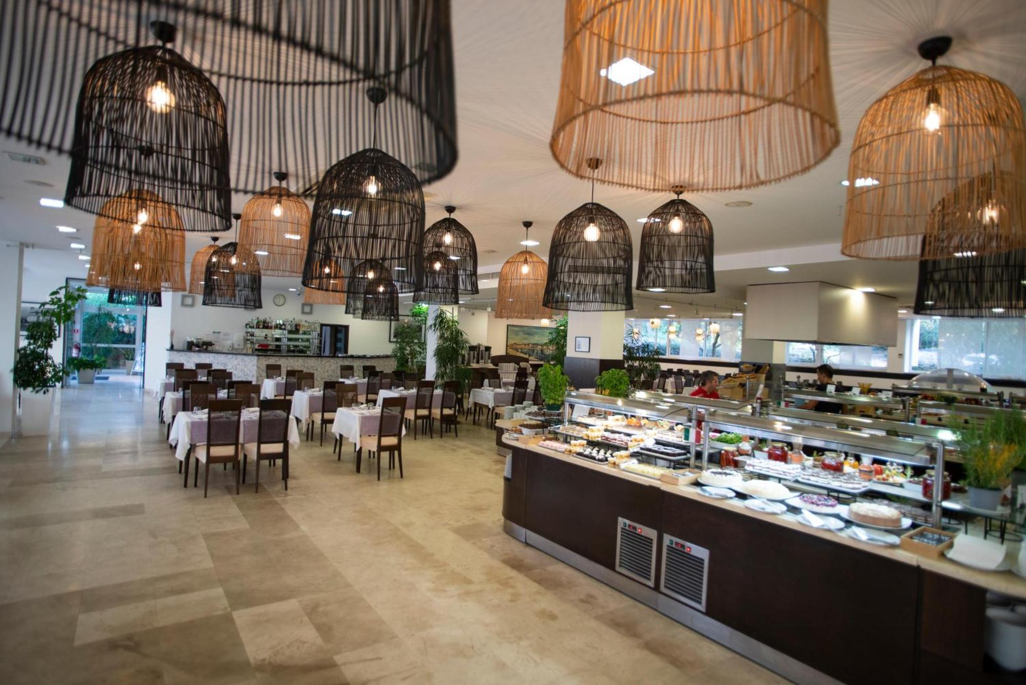 Aminess Vival Casa Velaris Hotel Supetar Bagian luar foto
