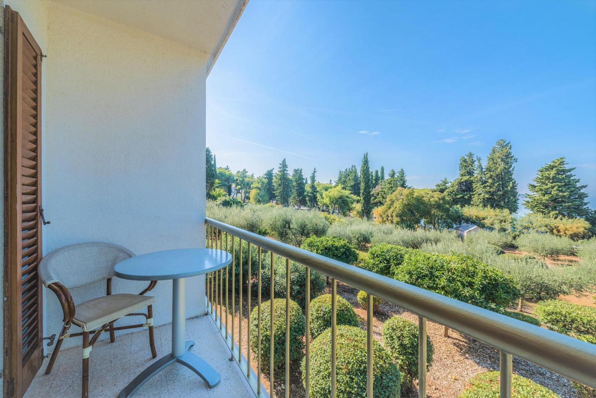 Aminess Vival Casa Velaris Hotel Supetar Bagian luar foto
