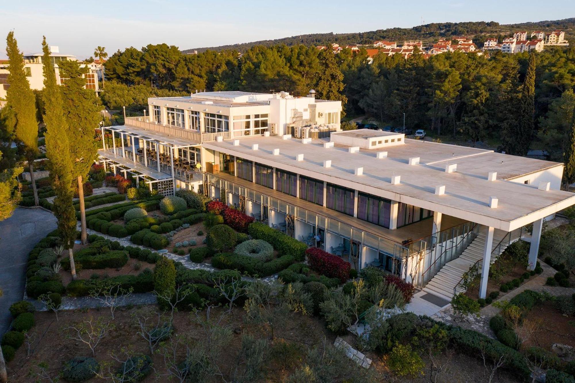 Aminess Vival Casa Velaris Hotel Supetar Bagian luar foto