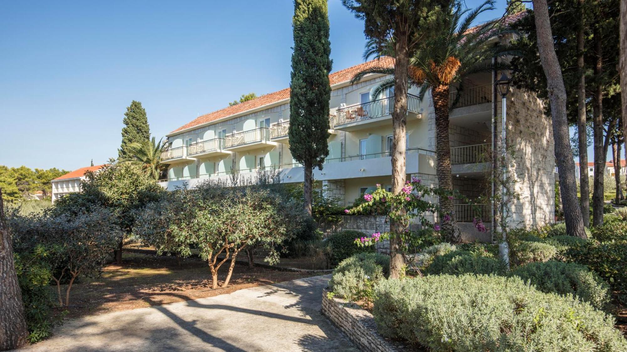 Aminess Vival Casa Velaris Hotel Supetar Bagian luar foto