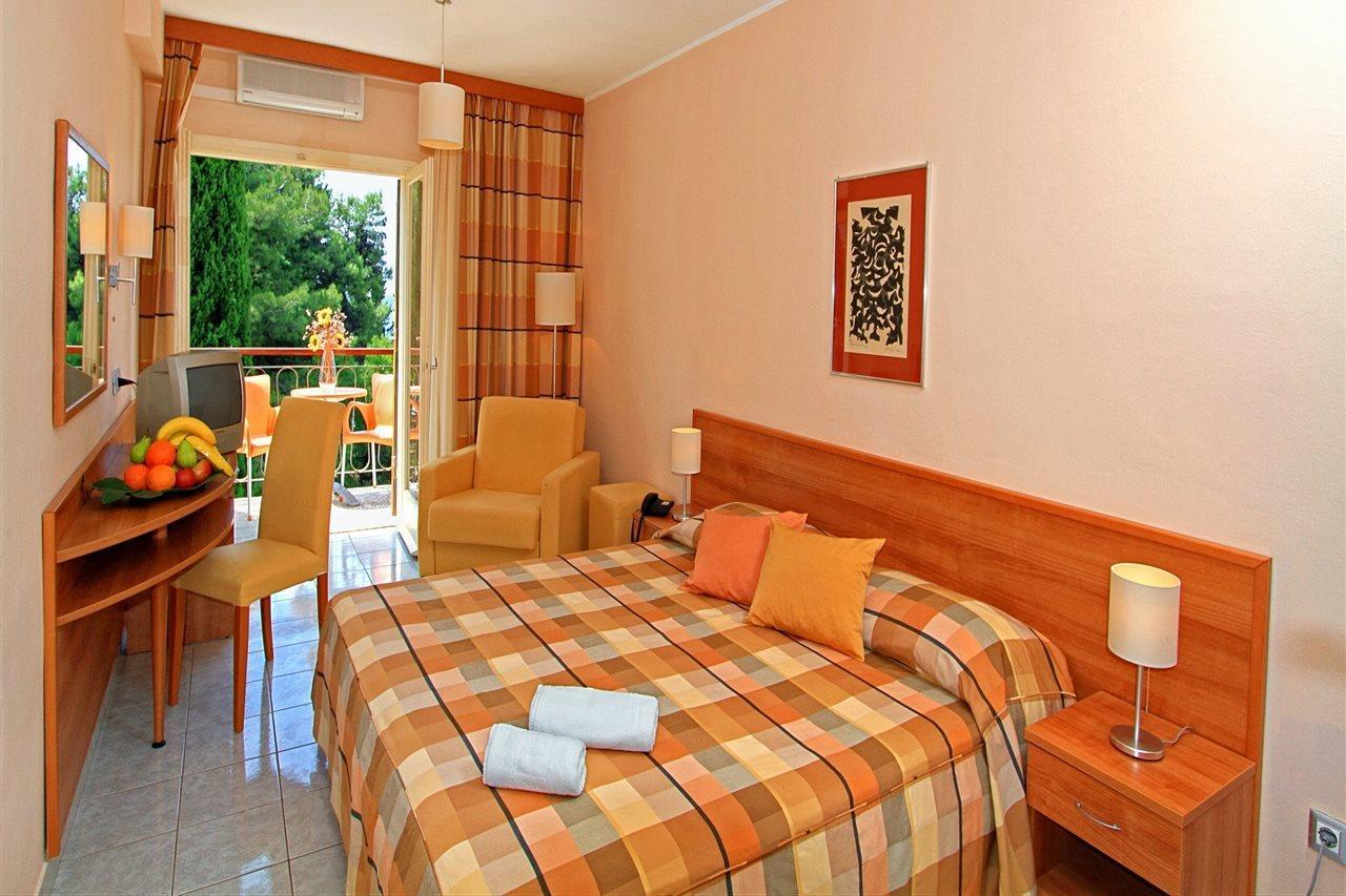 Aminess Vival Casa Velaris Hotel Supetar Bagian luar foto